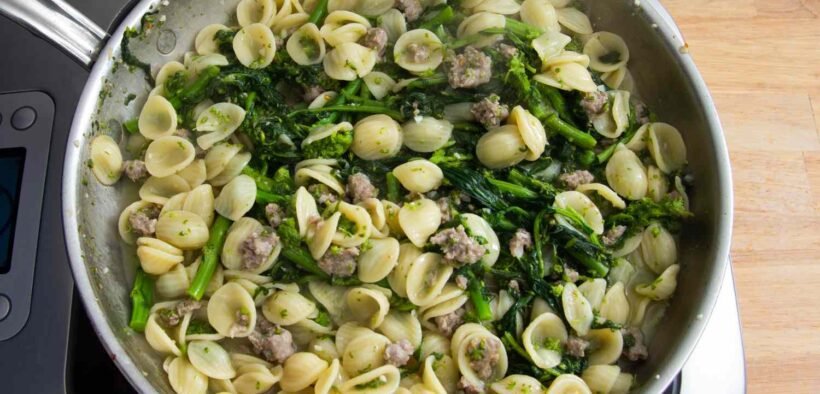 Ricetta Pappardelle con Salsiccia e Broccoli Rabe