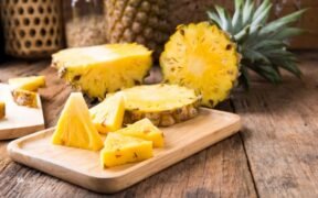 Come Sbucciare E Tagliare L'Ananas? 3 Semplici Passaggi Con Video E Immagini